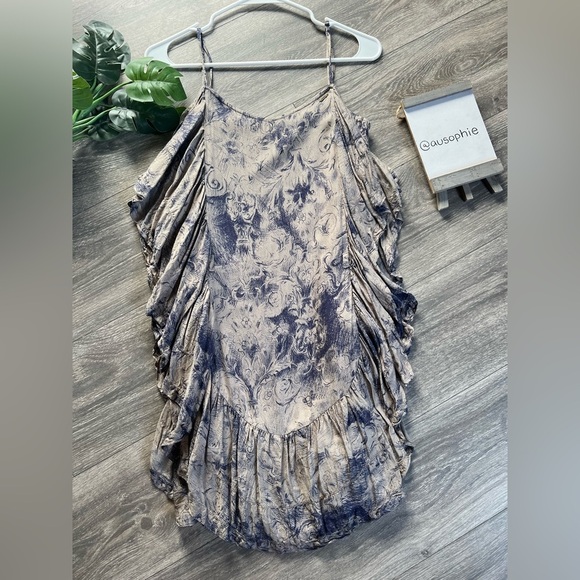 Guess Ruffle Dress in Tan w/ Navy Print Sundress - Picture 1 of 6